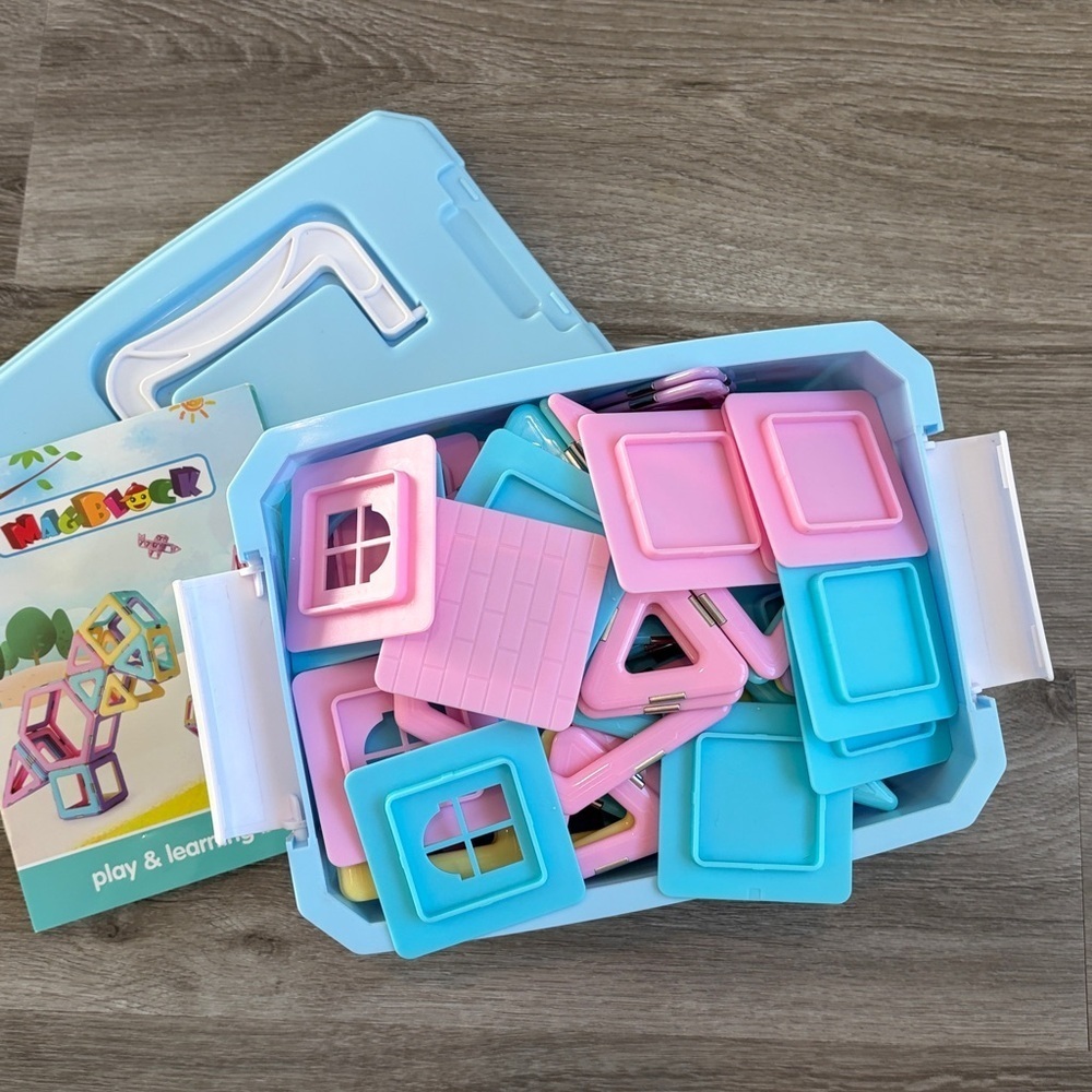 Magnet building play set